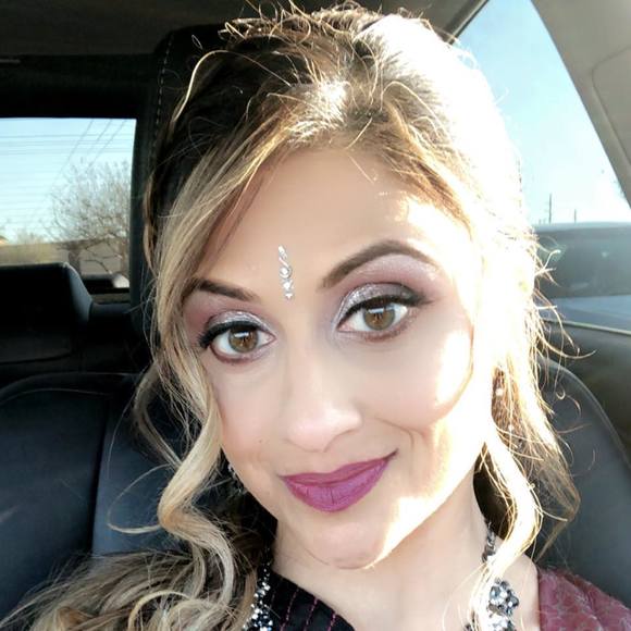 Meet your Posher, Ani - Picture 1 of 1